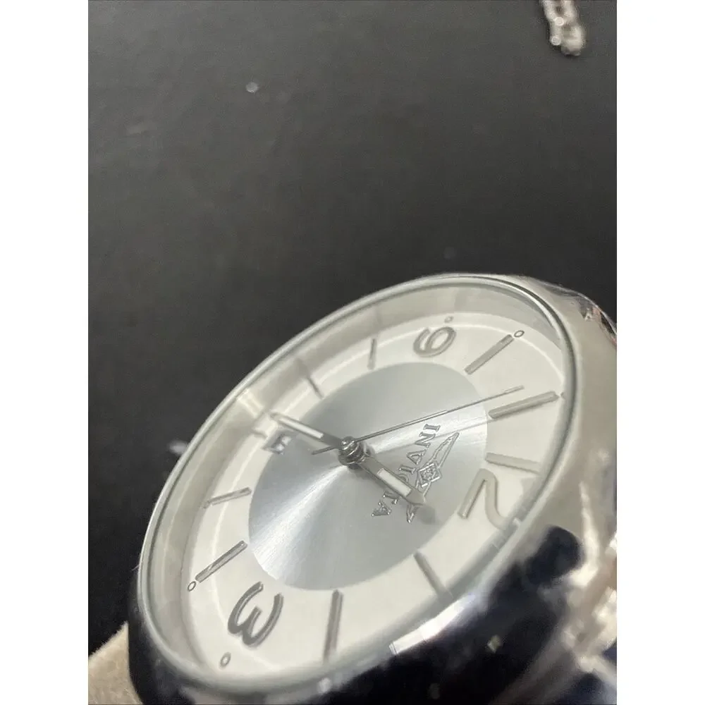 Invicta up auction